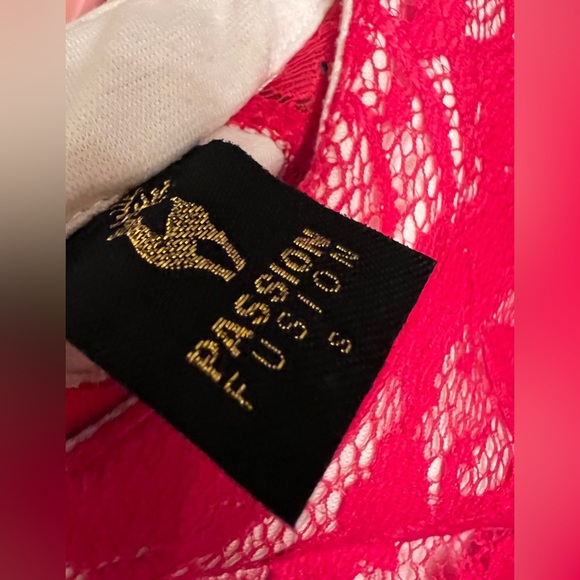 Red cocktail dress bought in Australia - Picture 3 of 3